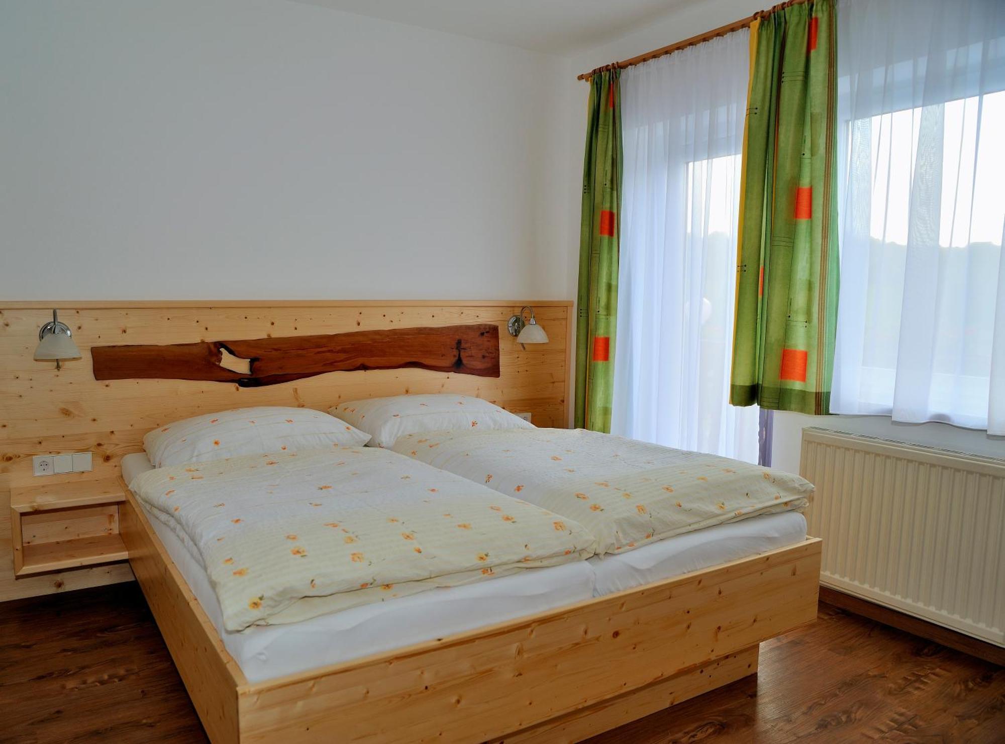Hotel Gasthof Zur Kirche à Kottes Extérieur photo