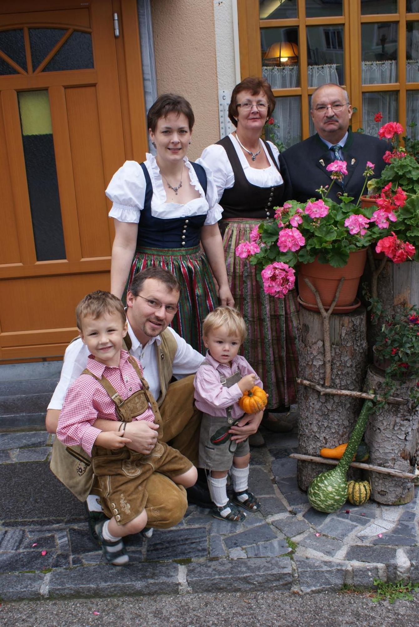 Hotel Gasthof Zur Kirche à Kottes Extérieur photo